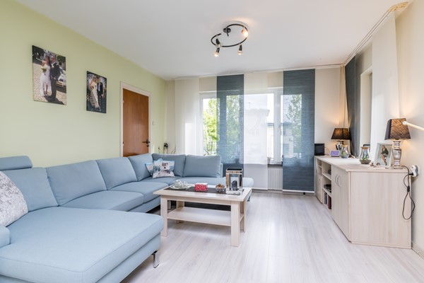 Foto - Te koop: Ruime halfvrijstaande woning met 179 m² woonoppervlakte, 6 slaapkamers, 2 badkamers, garage en tuin op het zuiden in Vaals